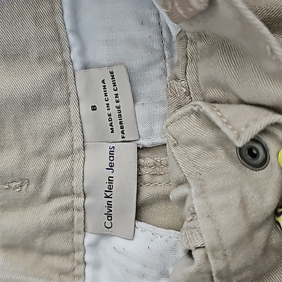 Calvin Klien kids Shorts 8 - Picture 2 of 3